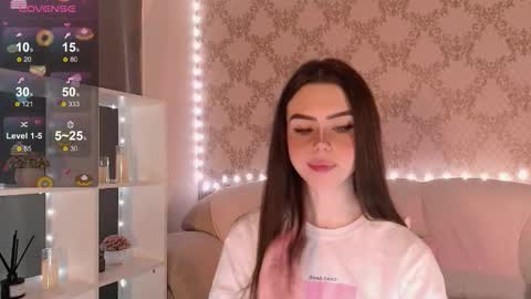 Mia online show from November 27, 3:58 am