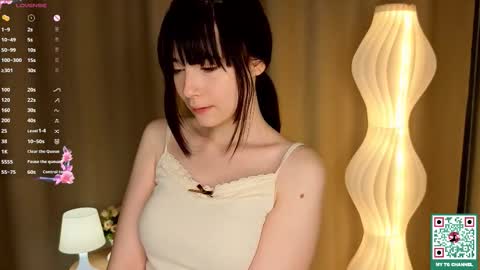 May online show from October 25, 7:25 pm