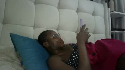 Honevey online show from April 18, 7:07 pm