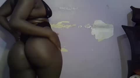 honey_beb online show from May 3, 12:22 pm