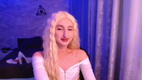 honey_sunset online show from October 4, 5:55 pm