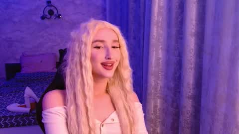 honey_sunset online show from December 2, 11:25 pm