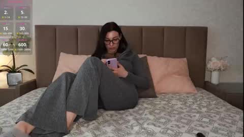 Caroline online show from January 14, 9:50 am