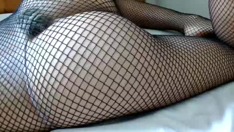 honeygoldenbaddie24 online show from February 11, 7:05 pm