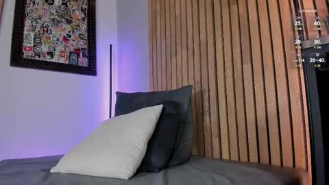 Sofia independent model online show from September 23, 10:42 am