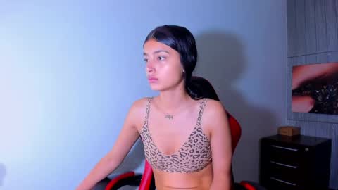 HONEY LUXE online show from May 19, 12:45 pm