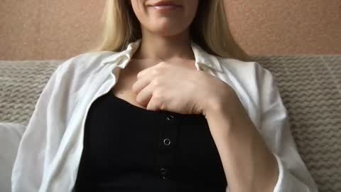 honeynymph online show from February 25, 1:43 pm