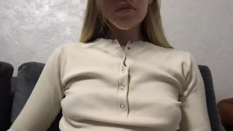 honeynymph online show from September 30, 4:23 am