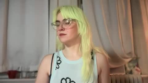 Emi Rose online show from December 4, 6:57 am