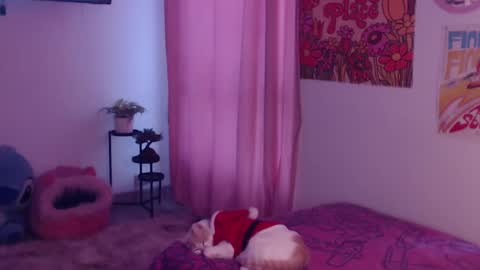    online show from December 5, 11:12 pm