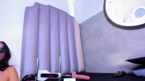 honnyy_23 online show from April 18, 7:40 pm