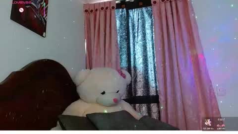 Hoollly Jones online show from January 6, 5:28 pm