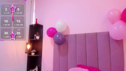 holly online show from November 5, 8:33 pm