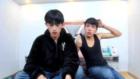 hoot_booys_ online show from November 5, 12:07 pm