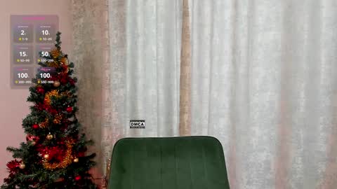 Snapshot of hoot_owl_cb chatting on January 5, 2:06 am Karina online show from January 5, 2:06 am