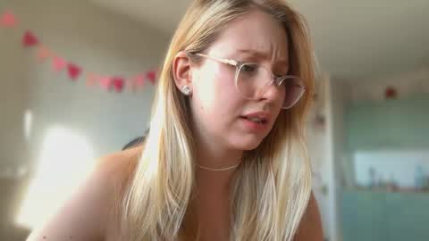 Audrey online show from October 14, 3:09 am