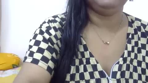 horneydesibabe online show from January 11, 8:33 am