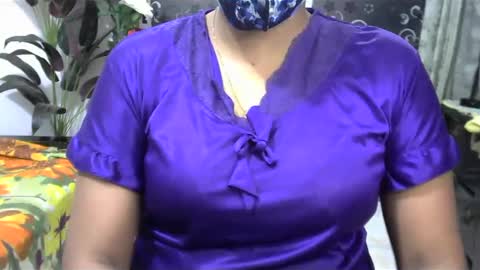 Snapshot of horneydesibaby chatting on February 24, 5:53 pm horneydesibaby online show from February 24, 5:53 pm