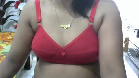 Snapshot of horneydesibaby chatting on February 24, 3:23 am horneydesibaby online show from February 24, 3:23 am