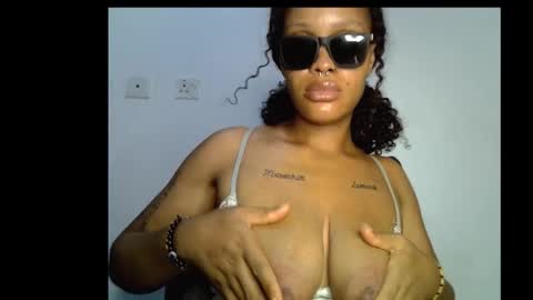 horny_ebonygirl_ online show from January 16, 11:03 pm