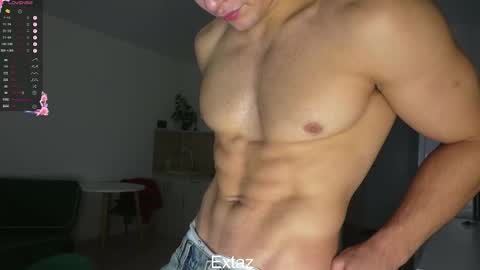 Extaz Athrey Howard online show from December 2, 2:26 pm