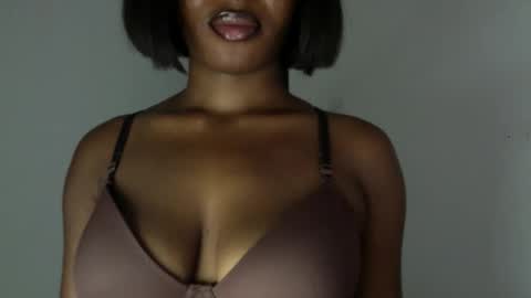 delilah online show from May 24, 7:42 pm