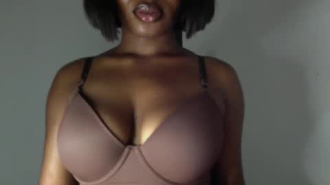 delilah online show from May 11, 7:11 pm