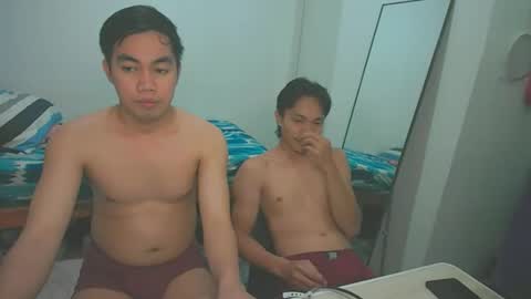 horny_kent4u online show from April 18, 4:31 pm