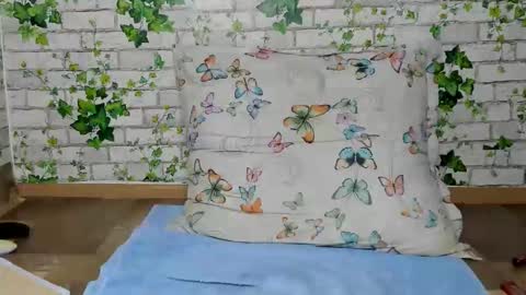 horny milf online show from December 5, 4:01 am