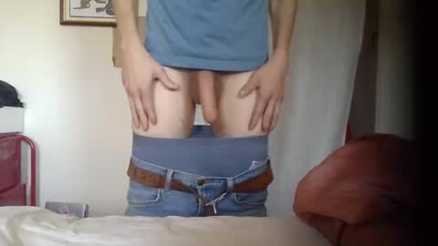Snapshot of hornybim8 chatting on October 6, 11:28 am Danny online show from October 6, 11:28 am