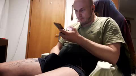 Snapshot of hornycock_1993 chatting on February 26, 10:04 pm hornycock_1993 online show from February 26, 10:04 pm