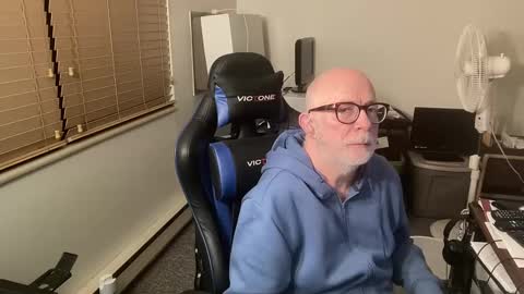 Snapshot of hornyeveryday24hours chatting on December 16, 2:47 am Brett online show from December 16, 2:47 am
