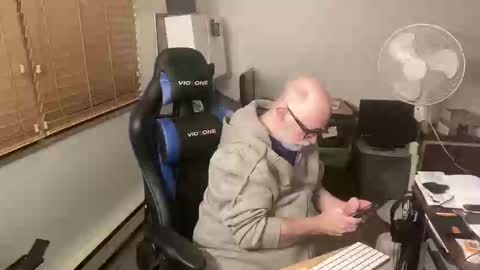 Snapshot of hornyeveryday24hours chatting on January 5, 4:58 am Brett online show from January 5, 4:58 am