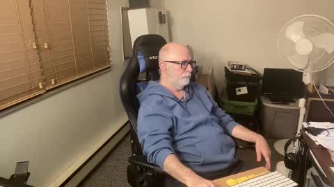 Snapshot of hornyeveryday24hours chatting on January 3, 5:06 am Brett online show from January 3, 5:06 am