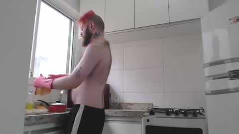 Snapshot of hornyhairy_bi chatting on December 2, 7:55 pm Harry online show from December 2, 7:55 pm