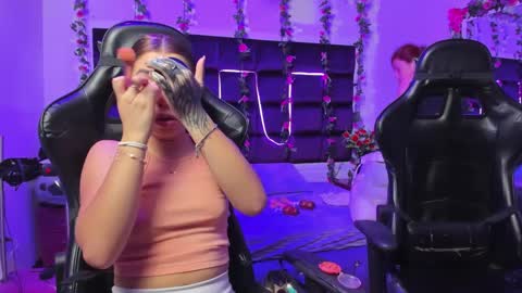 hornyy mom online show from September 17, 1:25 pm