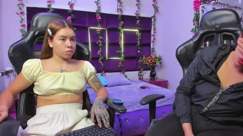 hornyy mom online show from September 26, 1:41 pm