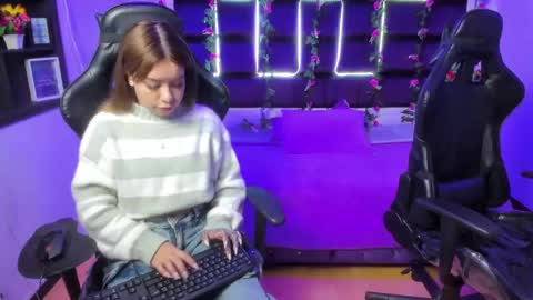 hornyy mom online show from March 3, 12:17 pm