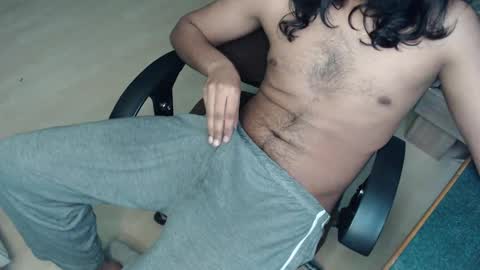Snapshot of hornyygentleman chatting on December 20, 9:28 pm Oz online show from December 20, 9:28 pm