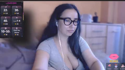 v     online show from September 24, 8:32 am