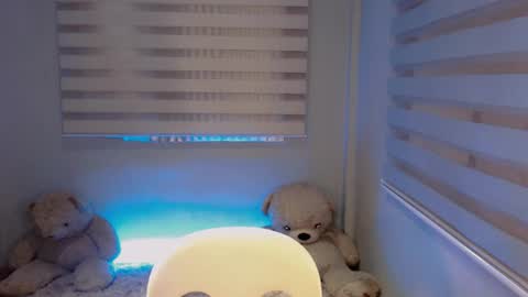 Snapshot of hot_falling_devilxx chatting on December 7, 7:16 pm online show from December 7, 7:16 pm
