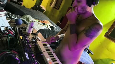 Hot Fellow online show from December 29, 1:02 am