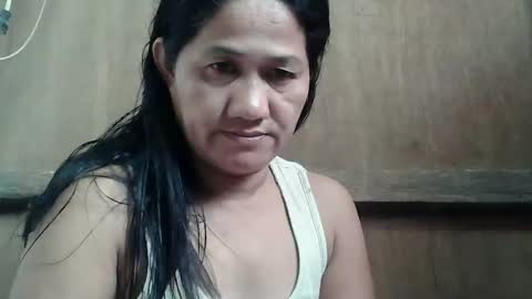Snapshot of hot_mama09 chatting on March 7, 5:51 am hotmama online show from March 7, 5:51 am