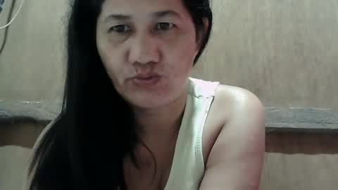 Snapshot of hot_mama09 chatting on March 7, 8:00 pm hotmama online show from March 7, 8:00 pm