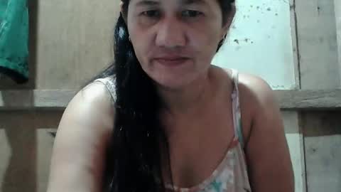 Snapshot of hot_mama09 chatting on February 14, 9:56 am hotmama online show from February 14, 9:56 am