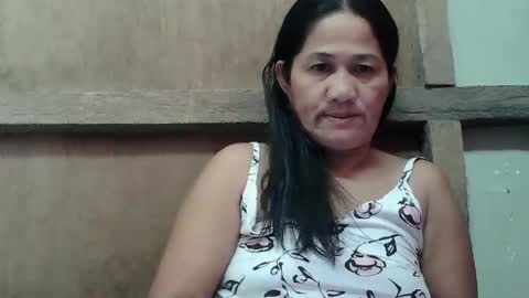 Snapshot of hot_mama09 chatting on March 11, 6:19 am hotmama online show from March 11, 6:19 am