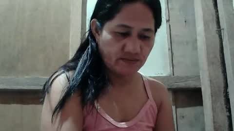 Snapshot of hot_mama09 chatting on February 13, 11:06 am hotmama online show from February 13, 11:06 am