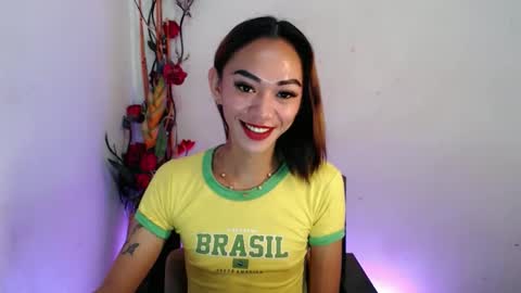 hot_petit69 online show from February 20, 3:47 pm