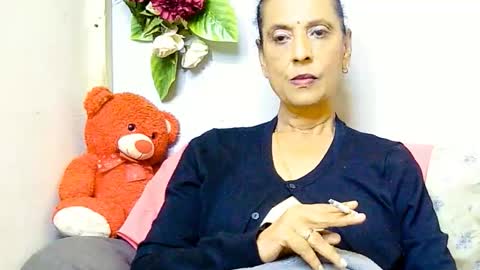 hot queen online show from June 9, 6:02 am