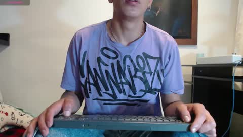 hot_twinks83 online show from November 10, 6:38 am